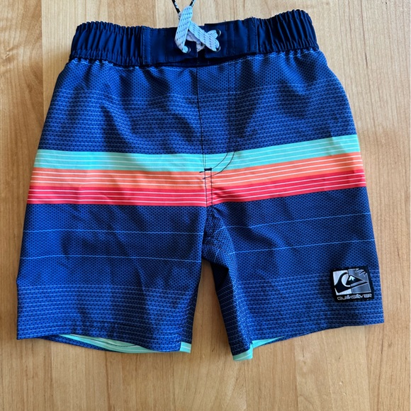 Boys QuikSilver Swim Trunks 4T - Picture 1 of 5